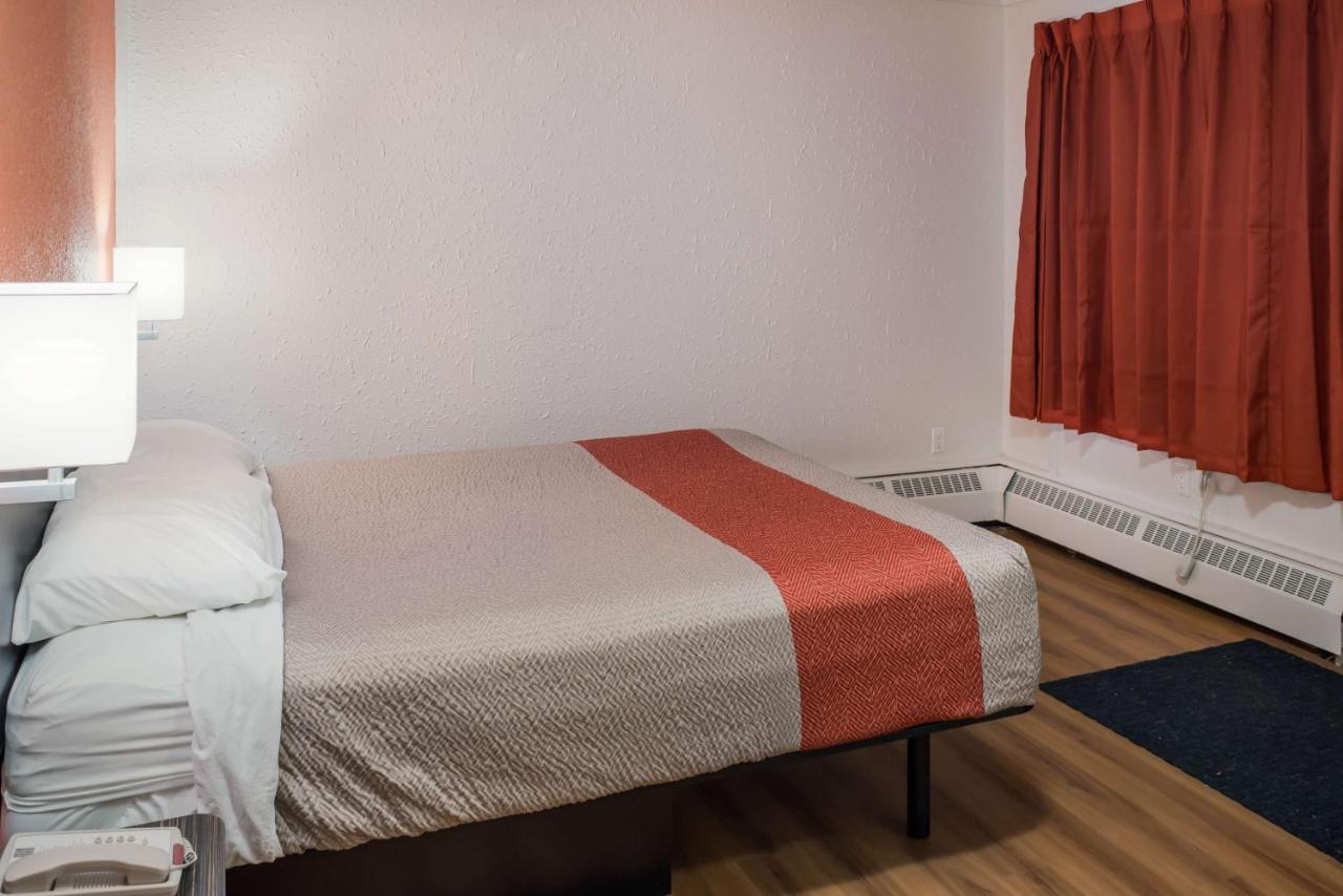 Motel 6-Fort St. John, Bc Экстерьер фото