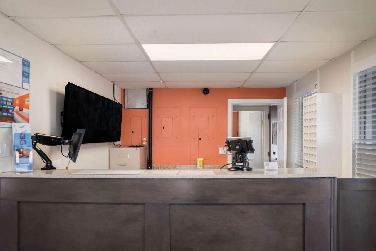 Motel 6-Fort St. John, Bc Экстерьер фото