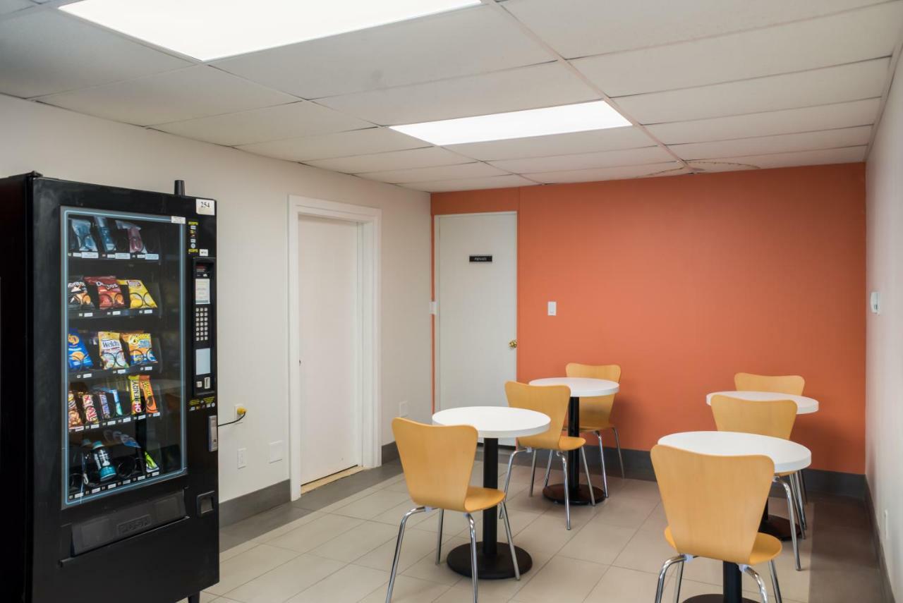 Motel 6-Fort St. John, Bc Экстерьер фото