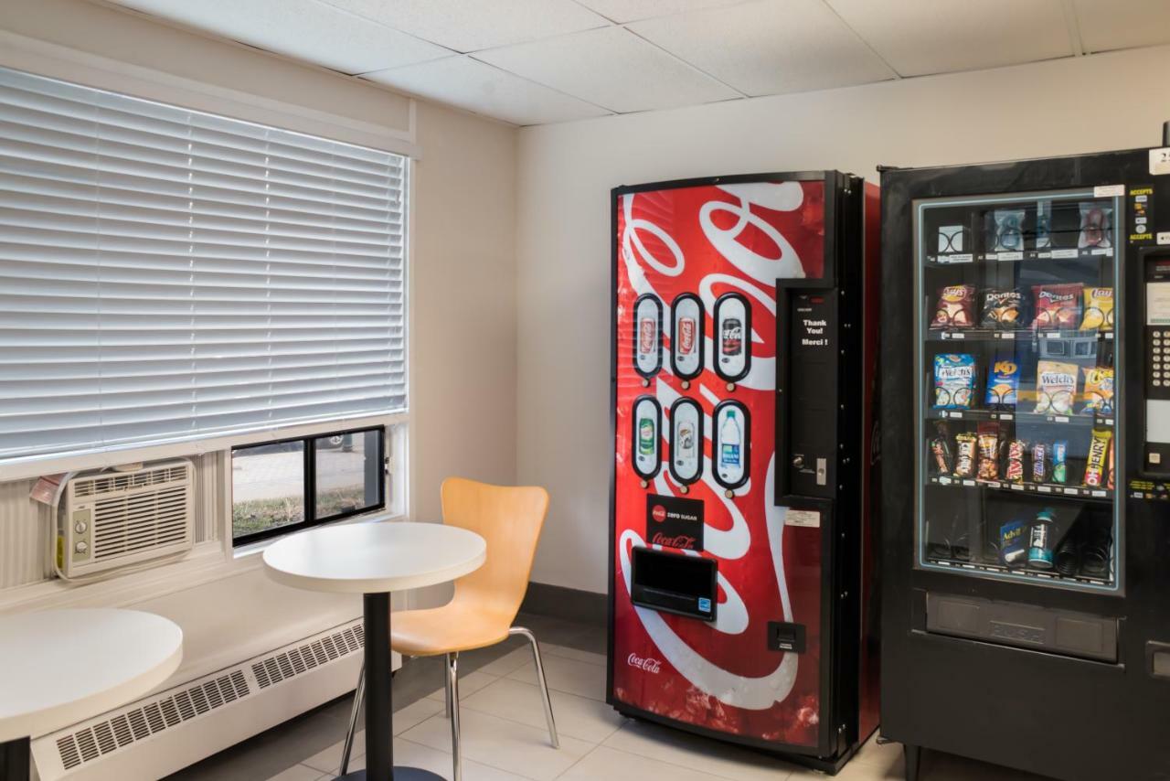 Motel 6-Fort St. John, Bc Экстерьер фото