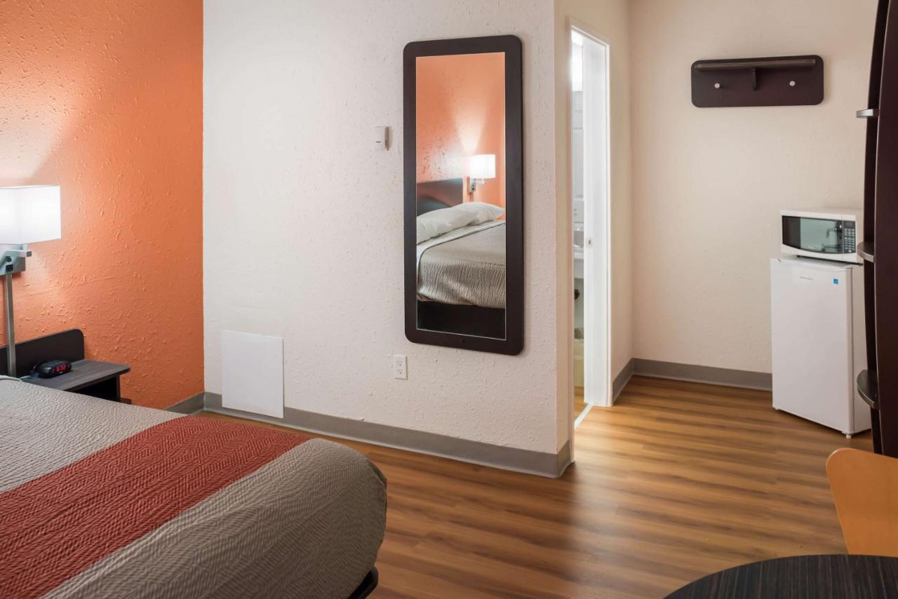 Motel 6-Fort St. John, Bc Экстерьер фото